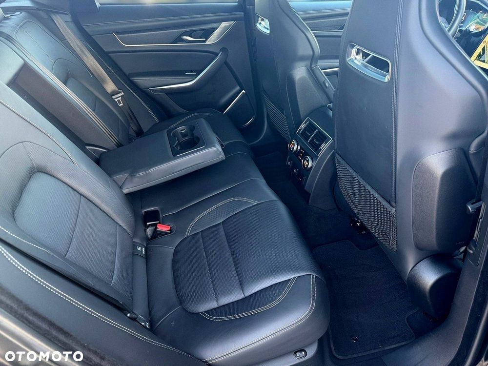 Jaguar F-Pace - 19