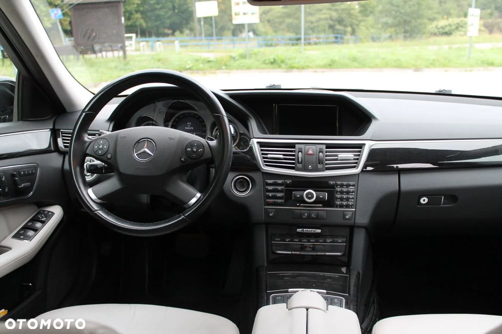 Mercedes-Benz Klasa E 500 4Matic Automatik Avantgarde - 20