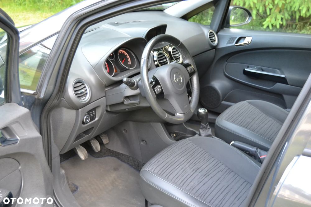 Opel Corsa 1.4 16V Energy - 9