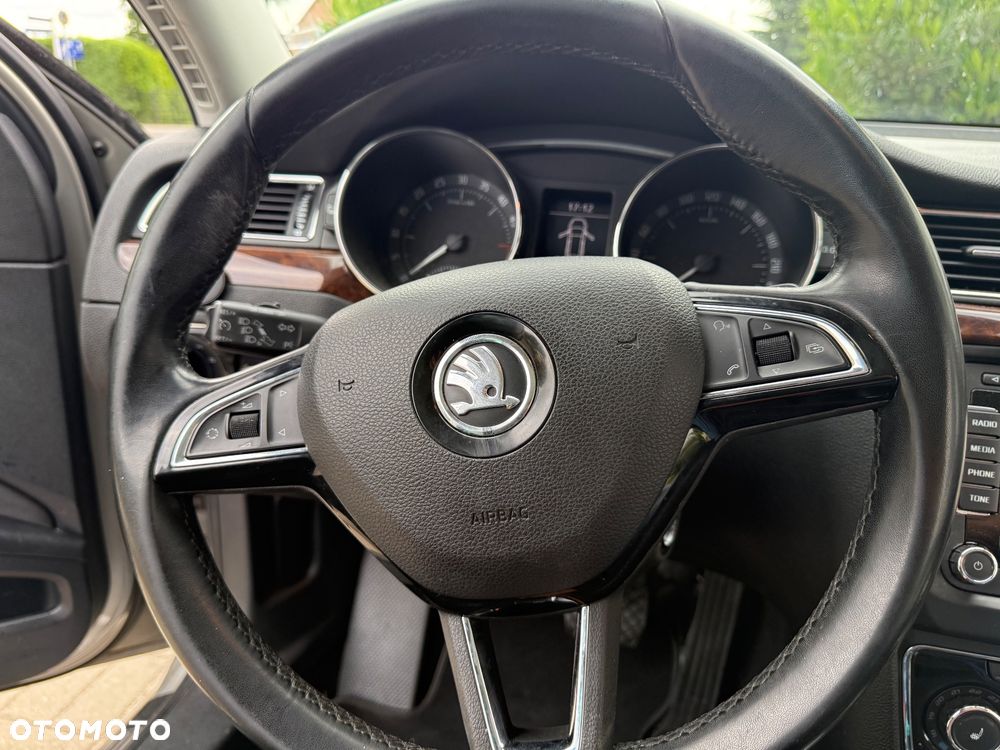 Skoda Superb 2.0 TDI Green tec DSG L&K - 33