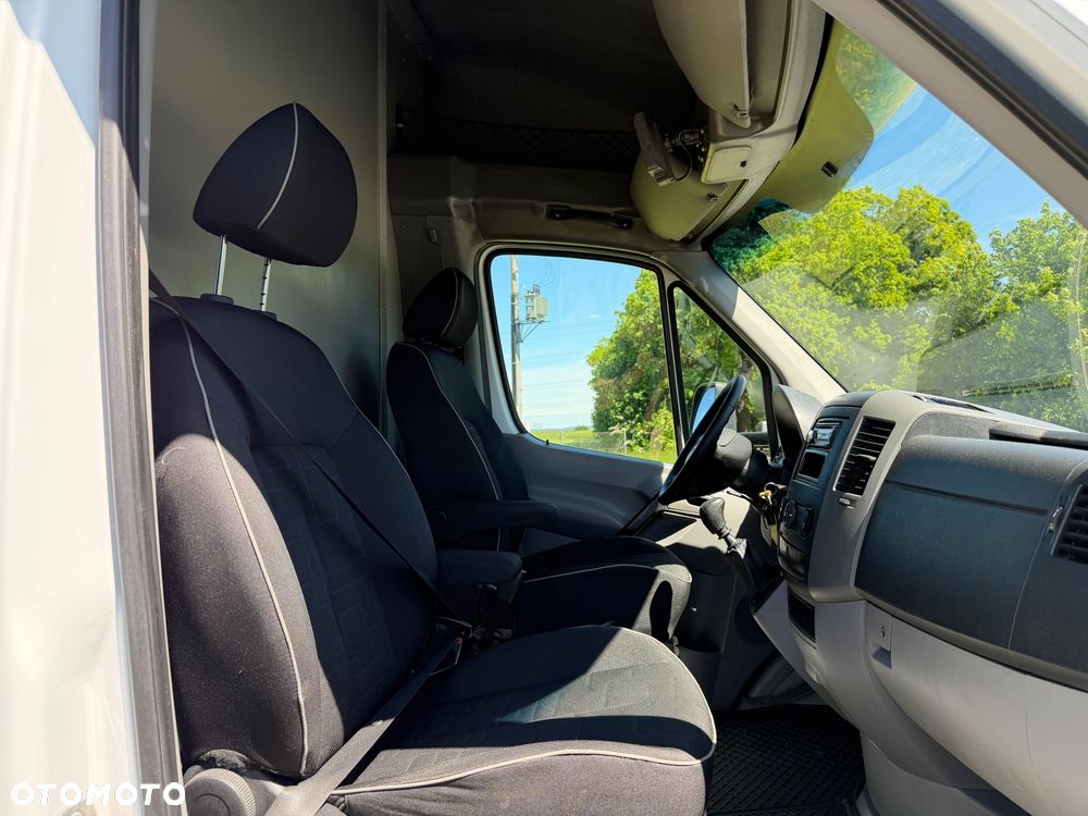 Mercedes-Benz Sprinter - 22