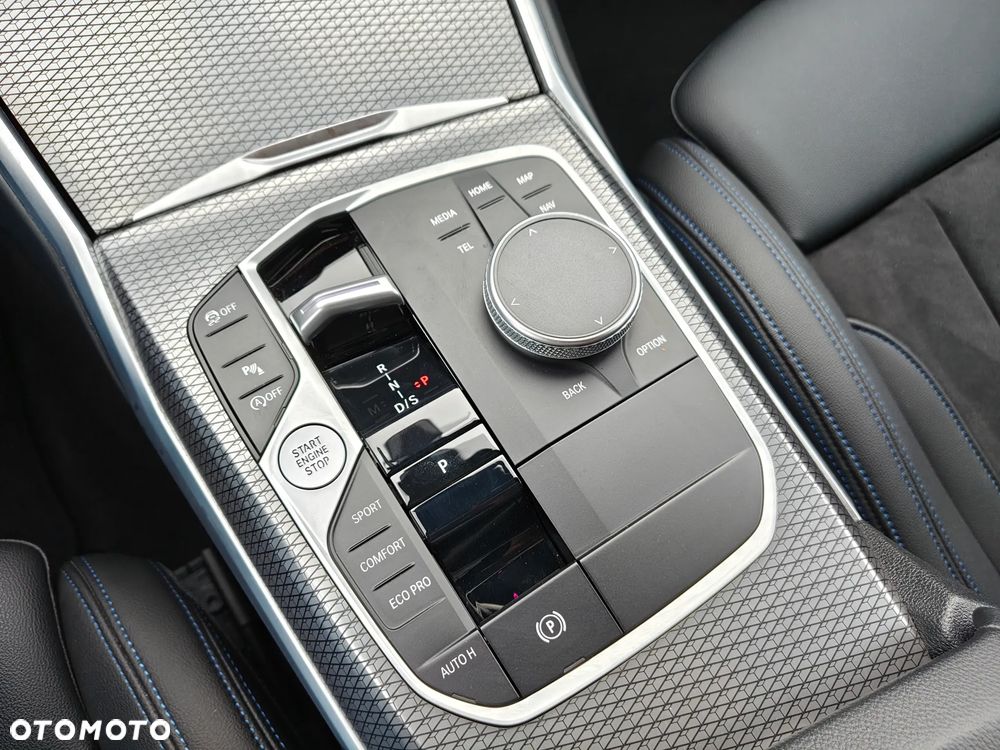 BMW Seria 3 318i M Sport - 17