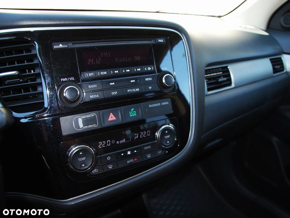 Mitsubishi Outlander 2.0 Intense + 4WD CVT - 9