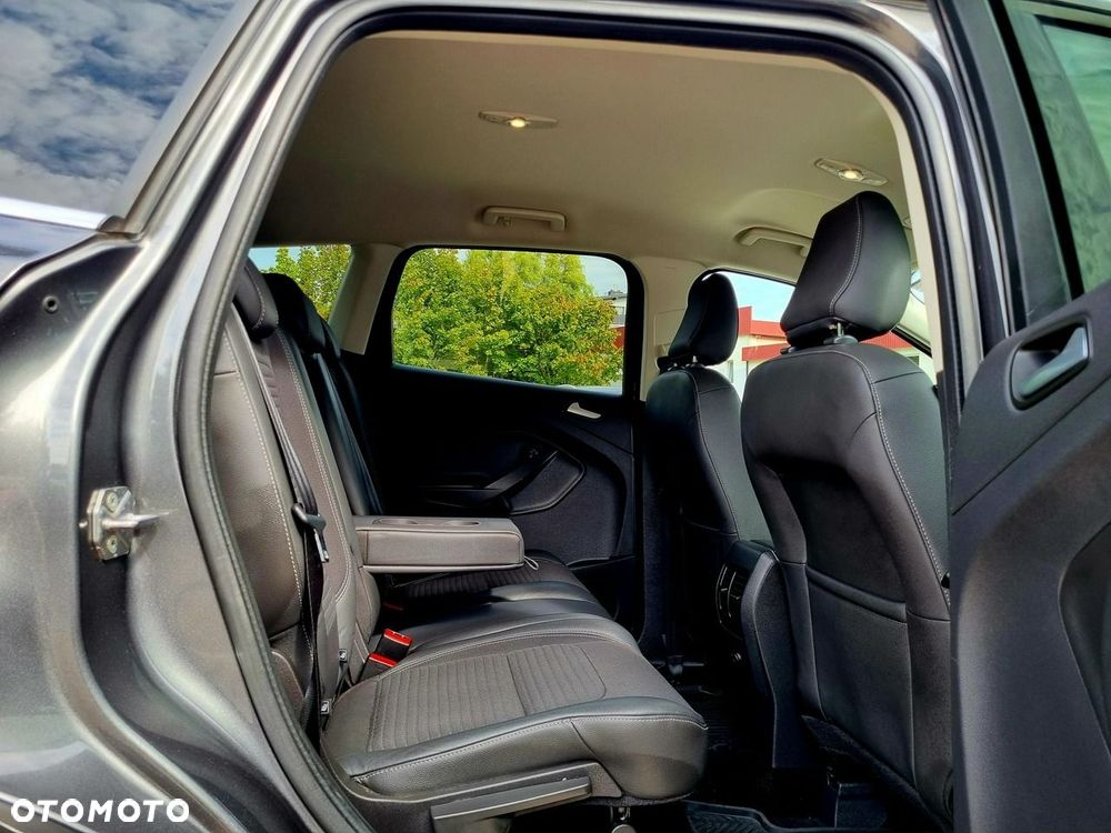 Ford Kuga 1.5 EcoBoost 2x4 Titanium - 12