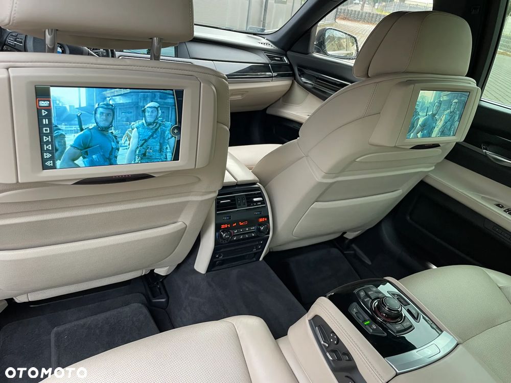 BMW Seria 7 750Li - 20