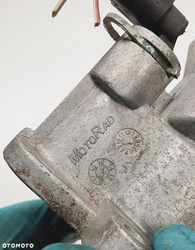 TERMOSTAT OBUDOWA MERCEDES W220 3.2 CDI - 5