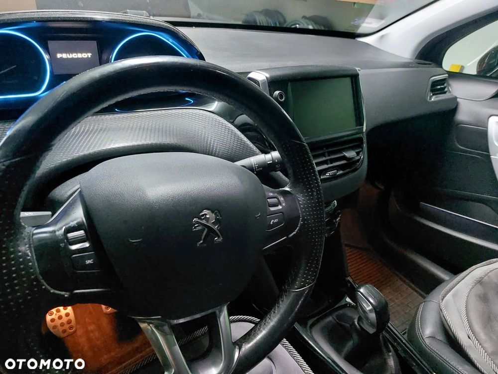 Peugeot 2008 1.6 BlueHDi Allure - 14