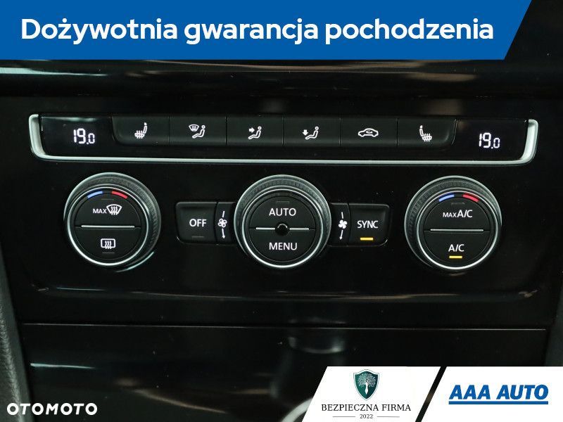 Volkswagen Golf - 11