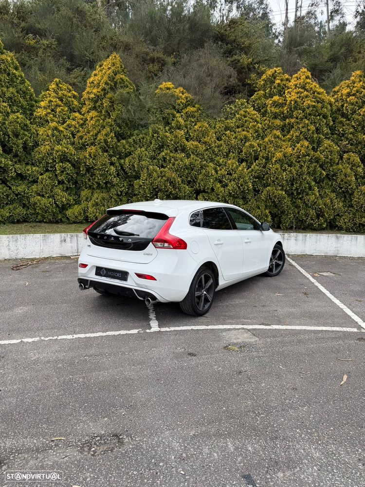 Volvo V40 2.0 D2 R-Design - 4