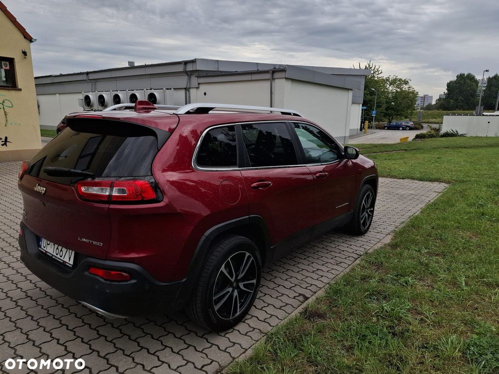 Jeep Cherokee - 4