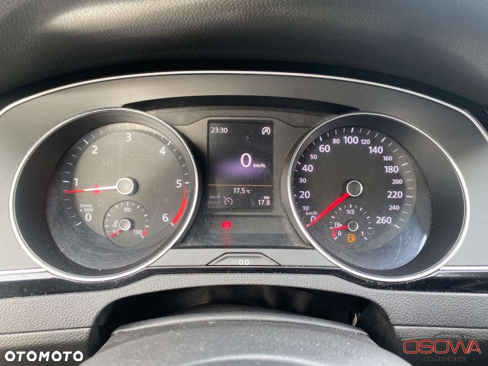 Volkswagen Passat - 40