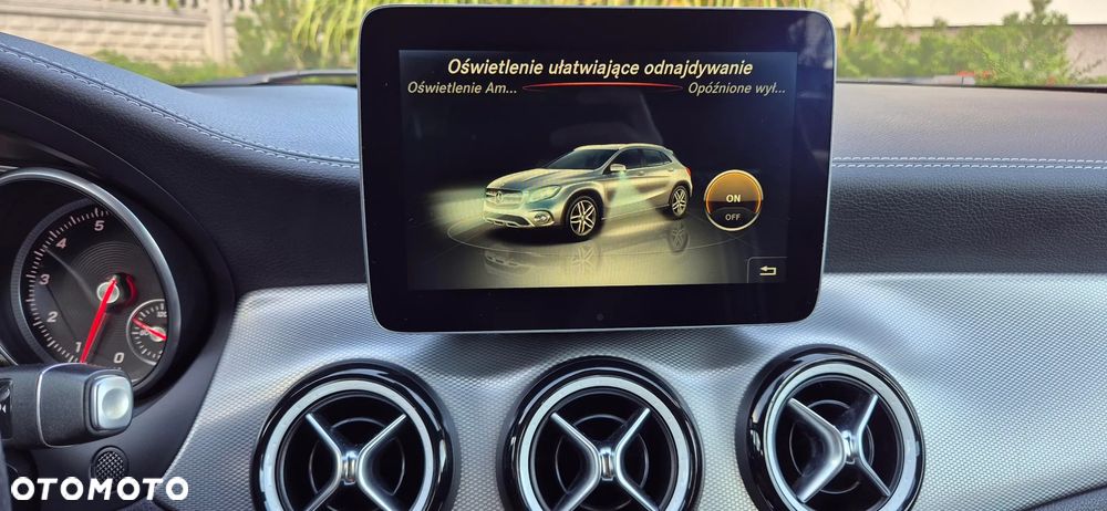 Mercedes-Benz GLA 180 7G-DCT AMG Line - 27