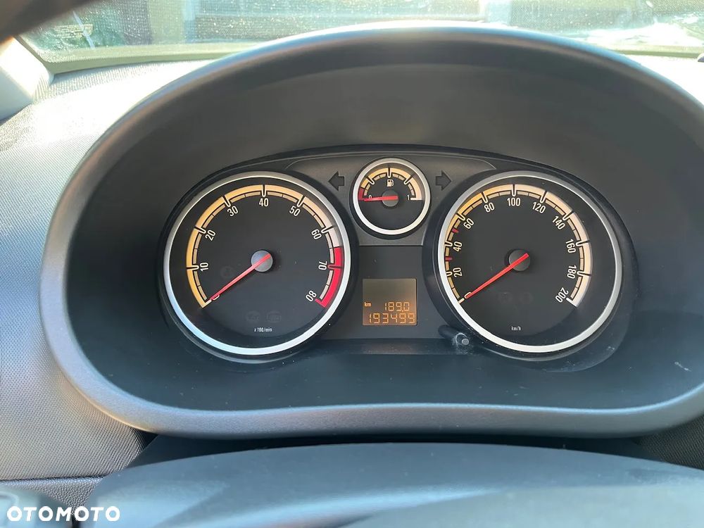 Opel Corsa - 8