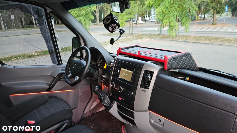 Mercedes-Benz Sprinter - 5