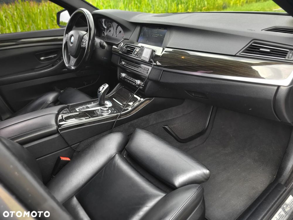 BMW Seria 5 530d xDrive - 13