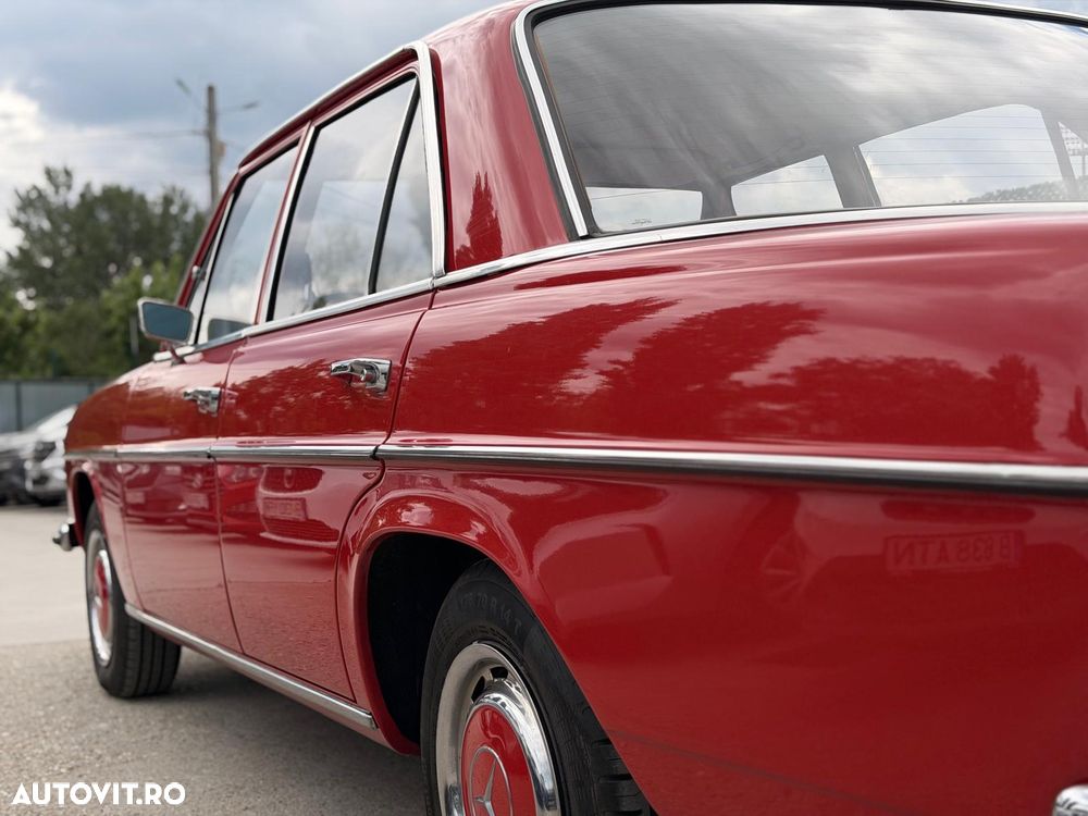 Mercedes-Benz W115 - 23