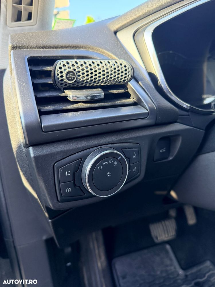 Ford Mondeo 2.0 TDCI PowerShift Titanium - 30