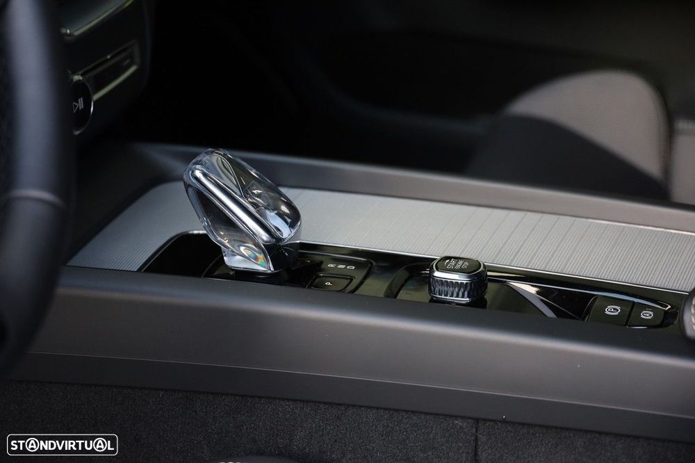 Volvo XC 60 2.0 T6 PHEV Black Edition AWD - 13