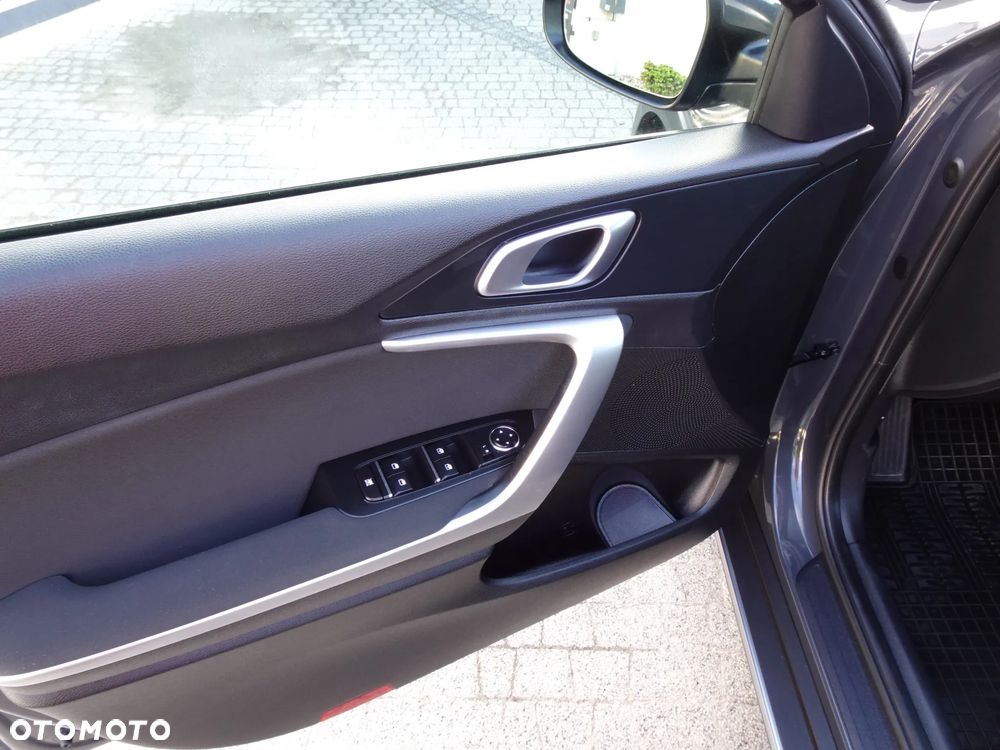 Kia XCeed 1.5 T-GDI M DCT - 38