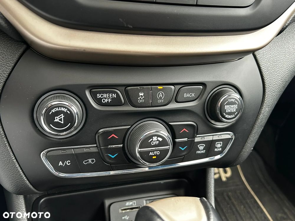 Jeep Cherokee 3.2 V6 Active Drive I Limited - 24