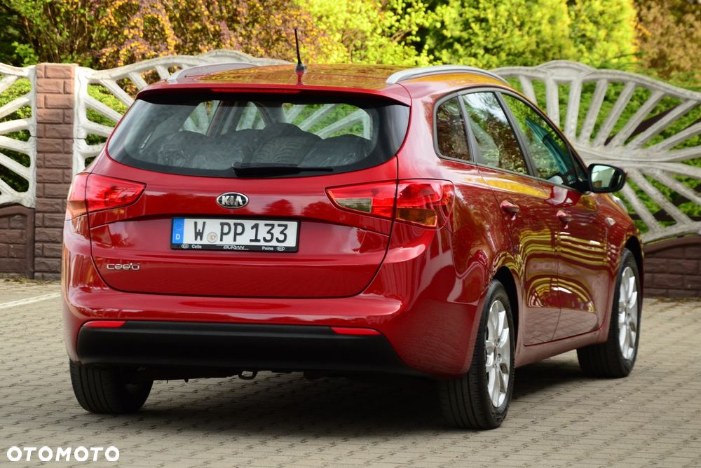 Kia Ceed - 12