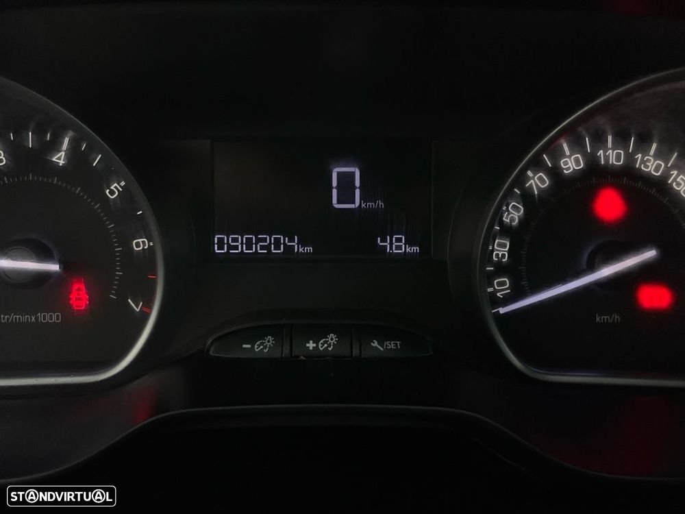Peugeot 208 1.2 PureTech Style - 9