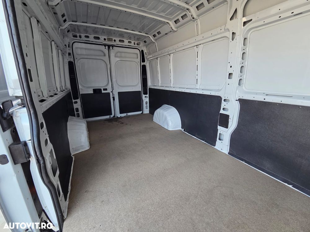 Peugeot Boxer L4H2 Premium Edition - 16