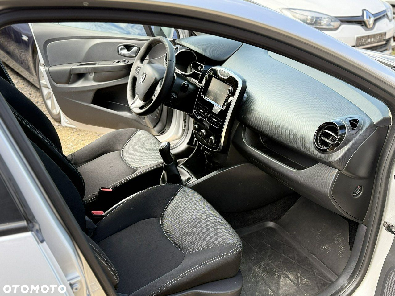 Renault Clio - 15