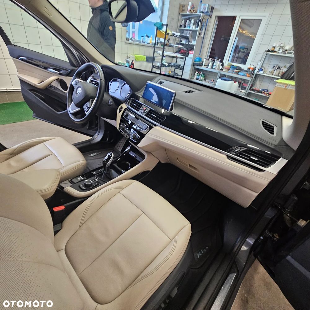 BMW X1 xDrive18d xLine - 9
