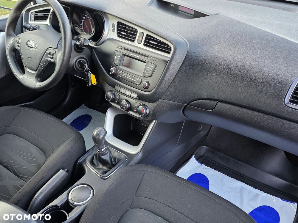 Kia Ceed 1.4 CVVT Fifa World Cup Edition - 21