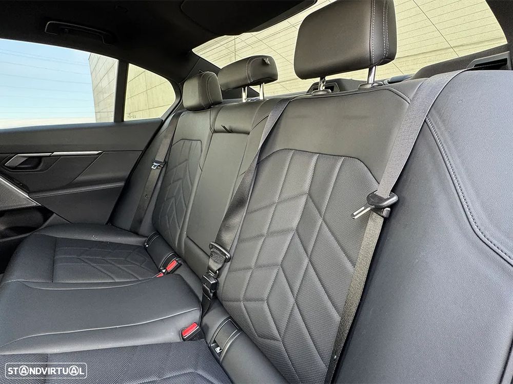 BMW 520 d Pack Desportivo M - 9