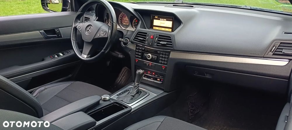 Mercedes-Benz Klasa E 250 CGI BlueEFFICIENCY Automatik Elegance - 31