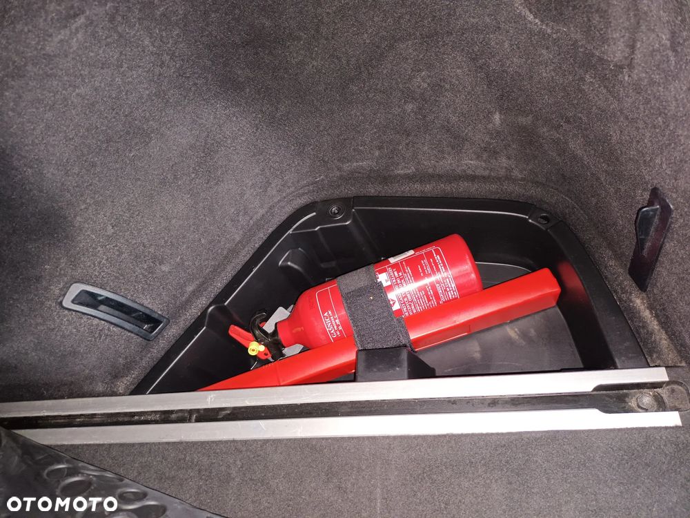 Toyota Avensis 1.8 Sol - 20