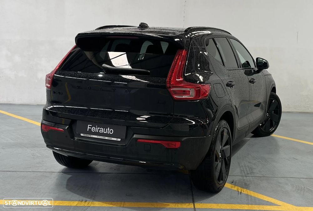 Volvo XC 40 2.0 B3 Black Edition - 2