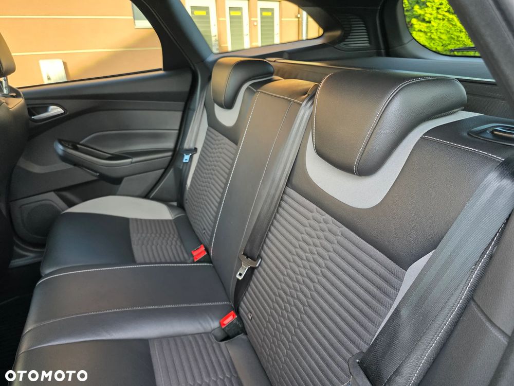 Ford Focus 2.0 TDCi ST mit Leder-Sport-Paket - 18