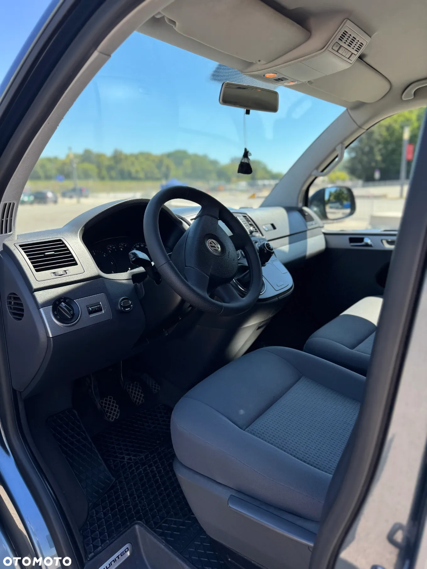 Volkswagen Caravelle TDI L1 - 19