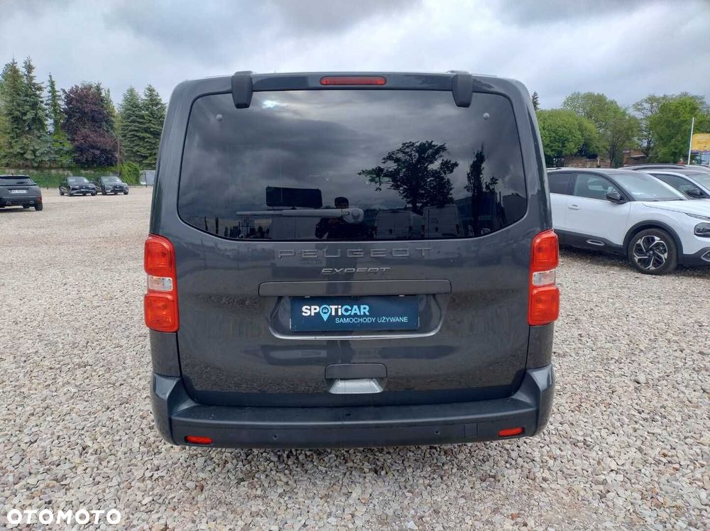 Peugeot Traveller - 13