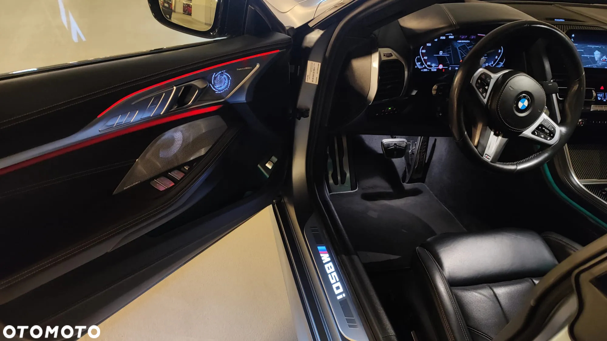 BMW Seria 8 M850i xDrive - 14