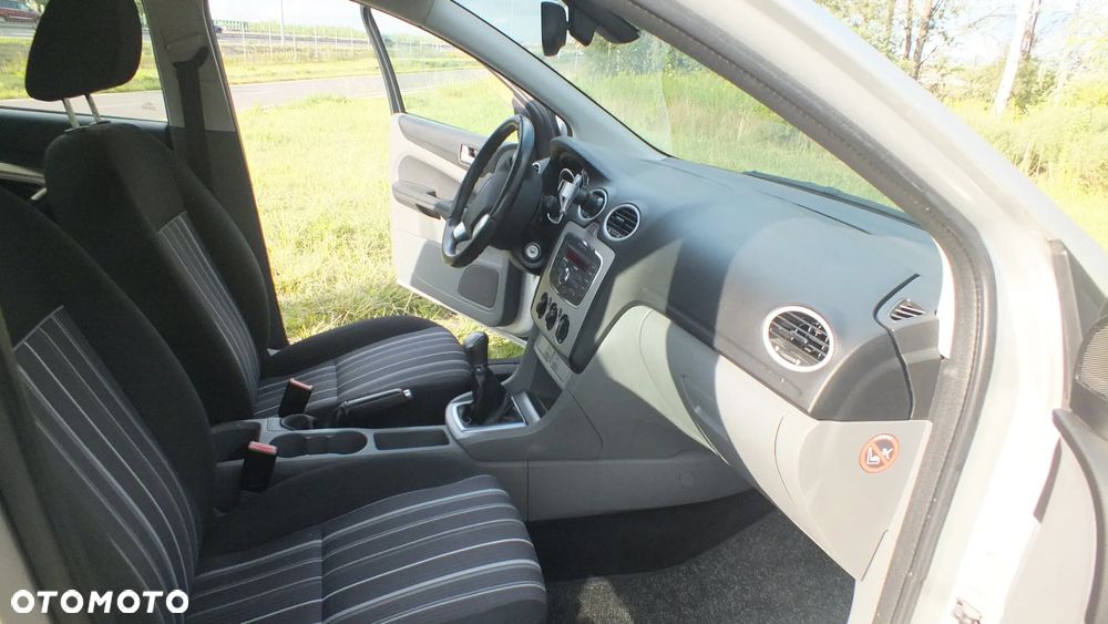 Ford Focus 1.6 TDCi cDPF Trend - 6