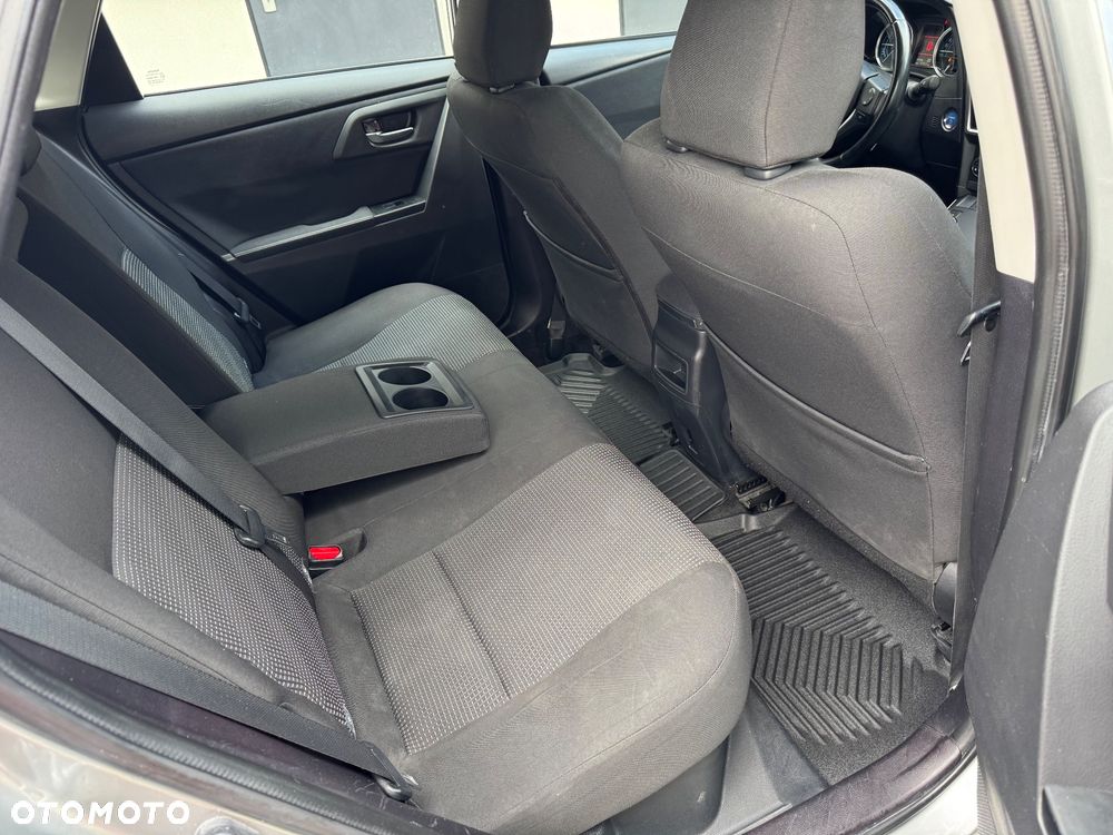 Toyota Auris 1.8 HSD Luna - 16