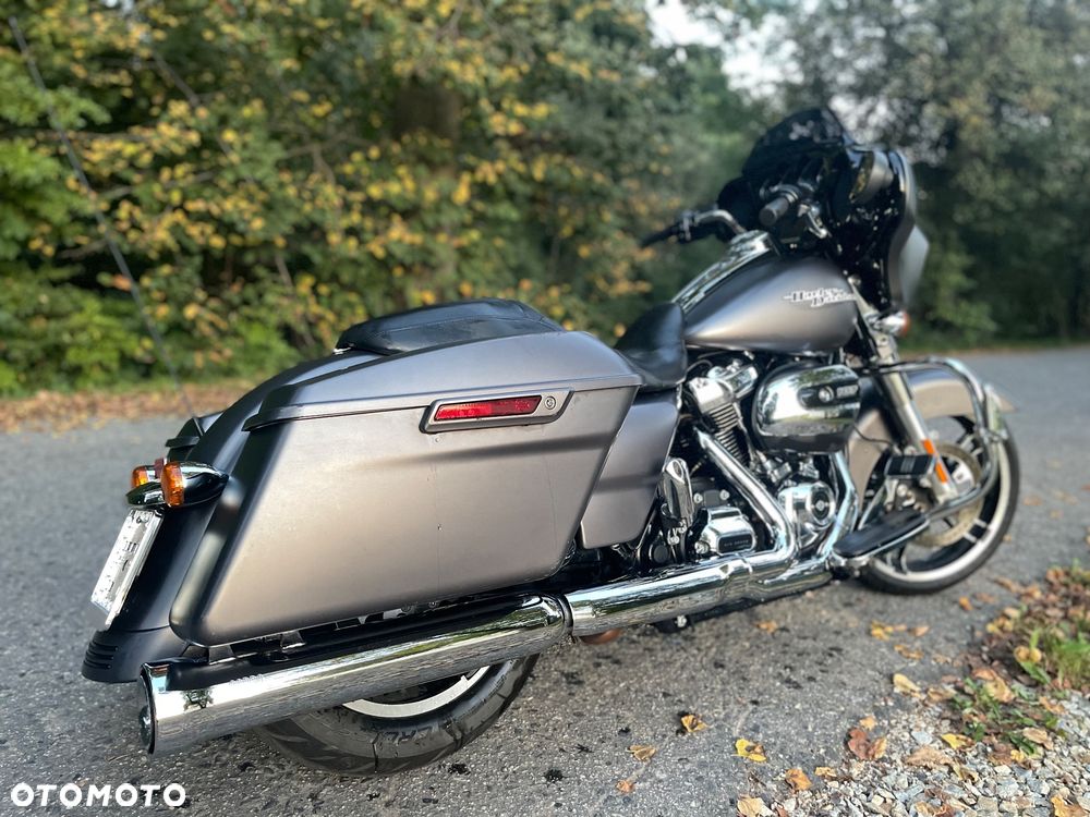 Harley-Davidson Touring Street Glide - 2