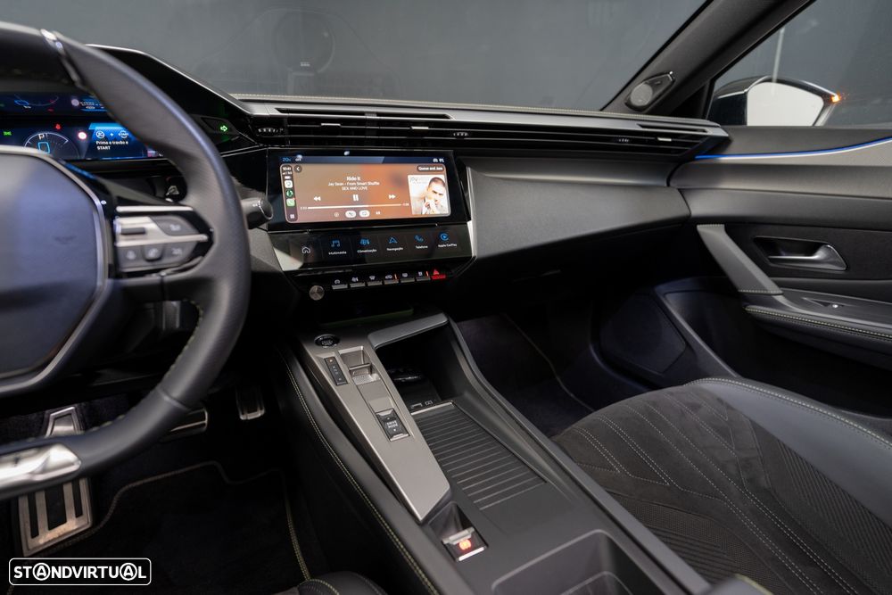 Peugeot 408 1.6 Hybrid GT e-EAT8 - 32