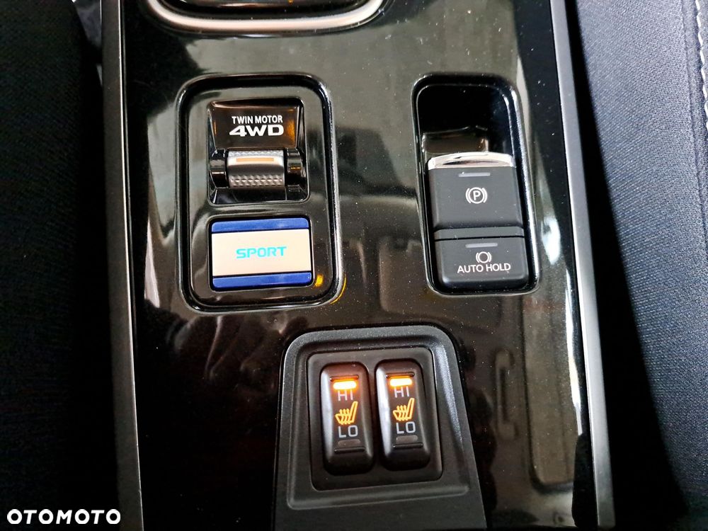 Mitsubishi Outlander - 28