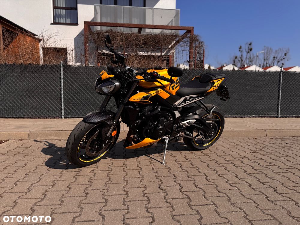 Triumph Street Triple - 1