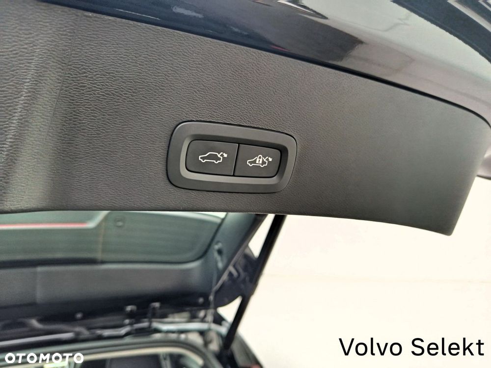 Volvo XC 40 2025