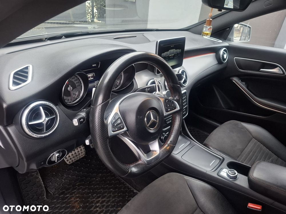 Mercedes-Benz CLA 180 7G-DCT Orange Art Edition - 9