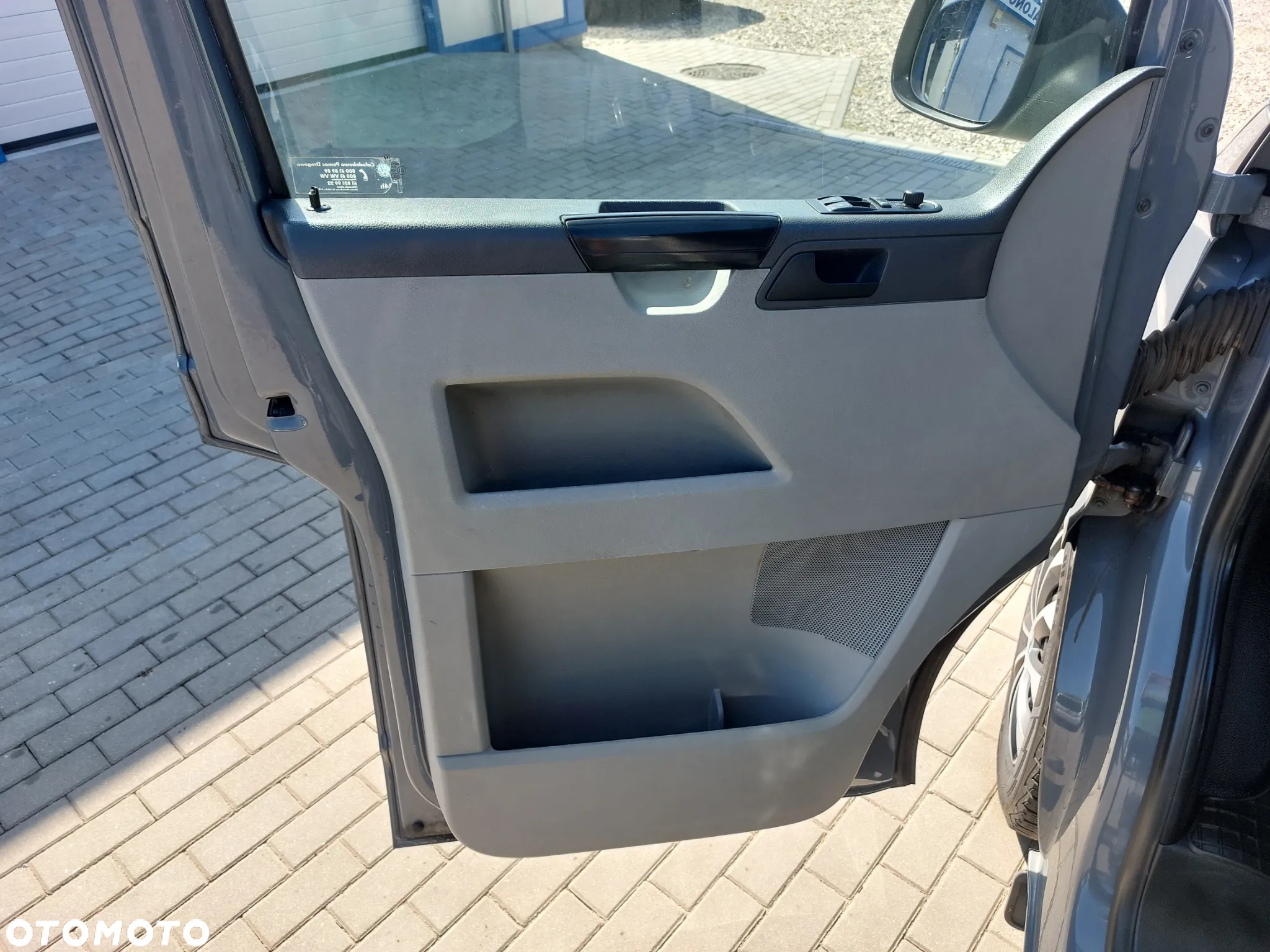 Volkswagen Transporter T5 TDI L2H1 - 10