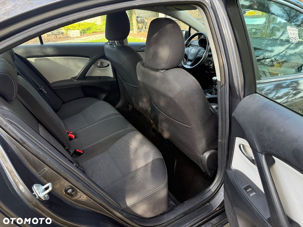 Toyota Avensis 1.6 Premium - 7