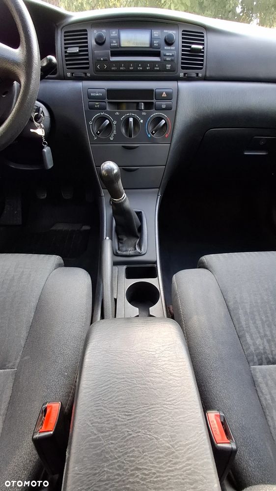 Toyota Corolla 1.6 VVT-i Terra - 29