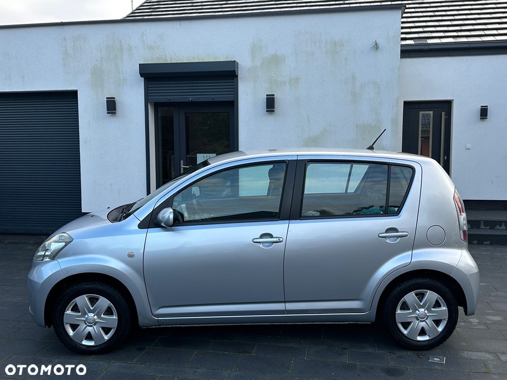 Daihatsu Sirion 1.3 - 8